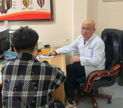 博尔塔拉蒙古自治州|男科医师高朋磊：守护男性健康，专业男科诊疗